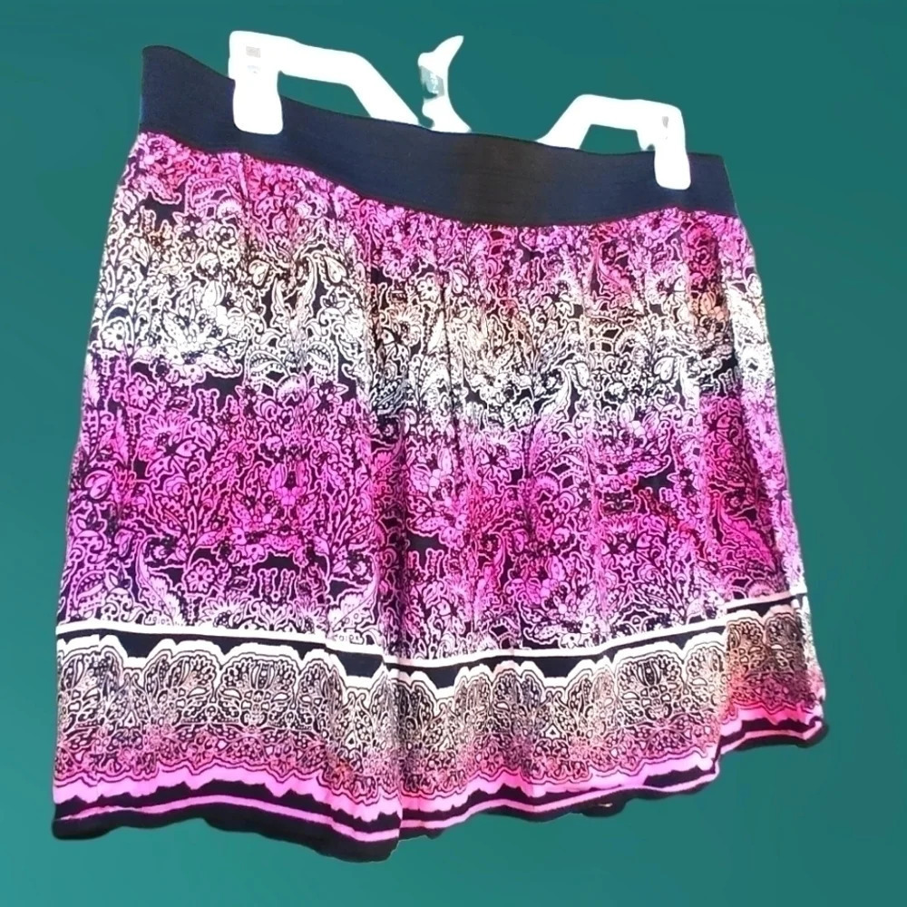 SPEECHLESS floral mini skirt. size large. X48​​​​​